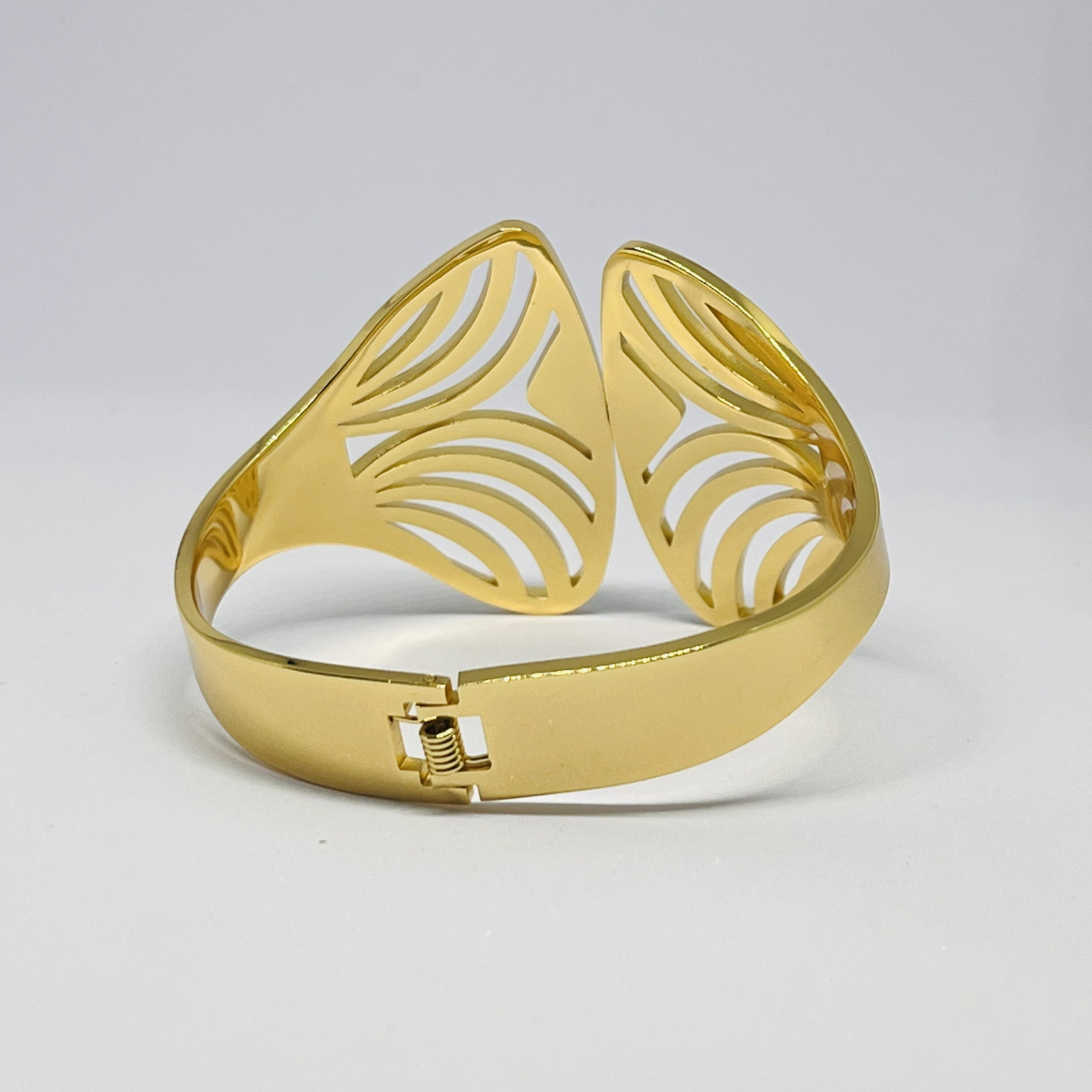 Golden Petal Cutwork Bangle – Modern Leaf Statement Bracelet