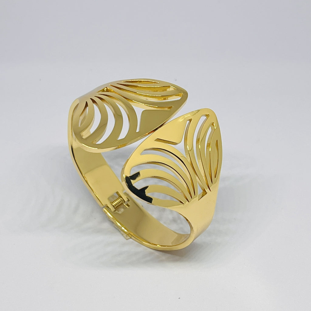 Golden Petal Cutwork Bangle – Modern Leaf Statement Bracelet